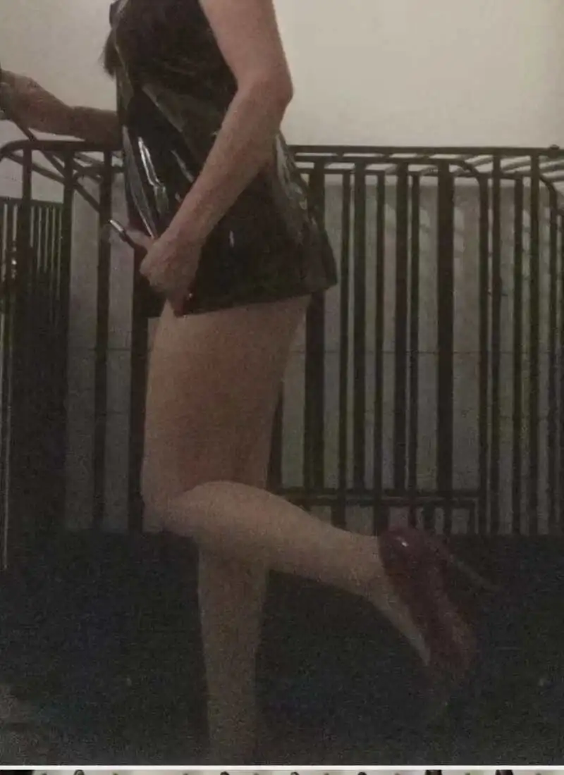 西檬之家恋足癖:BDSM中的权力与臣服隐喻 一
